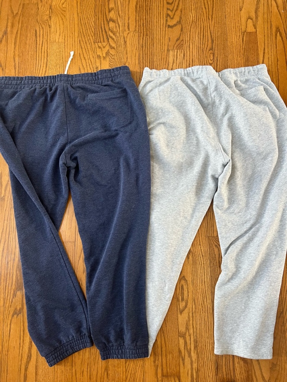 Vineyard Vines Navy and Light Gray Sweatpants Pair - Picture 8 of 8